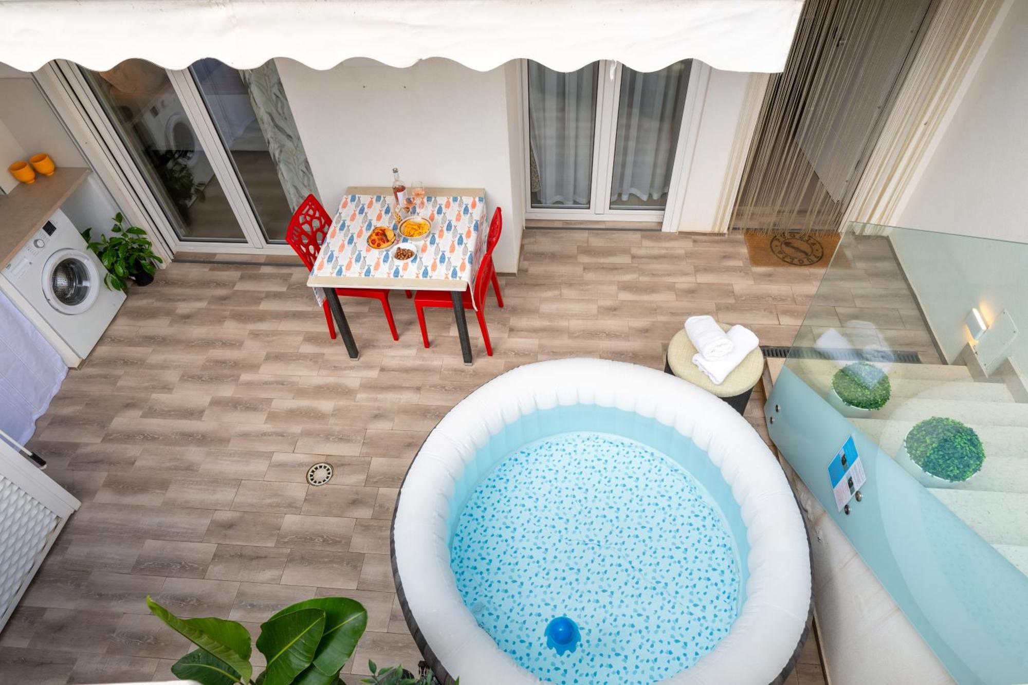 Cozy Marine Apt With Jacuzzi - 250Mt From Sea Polignano a Mare Esterno foto